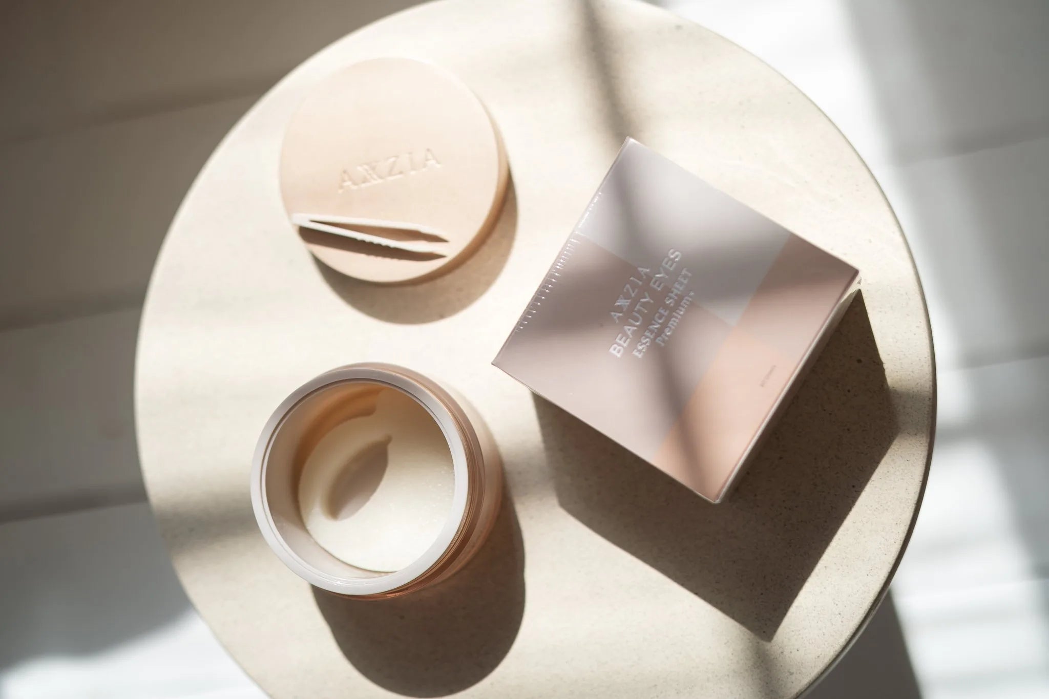 Zestaw kosmetyków AXXZIA Beauty Eyes - krem, płatki pod oczy i akcesoria do pielęgnacji premium