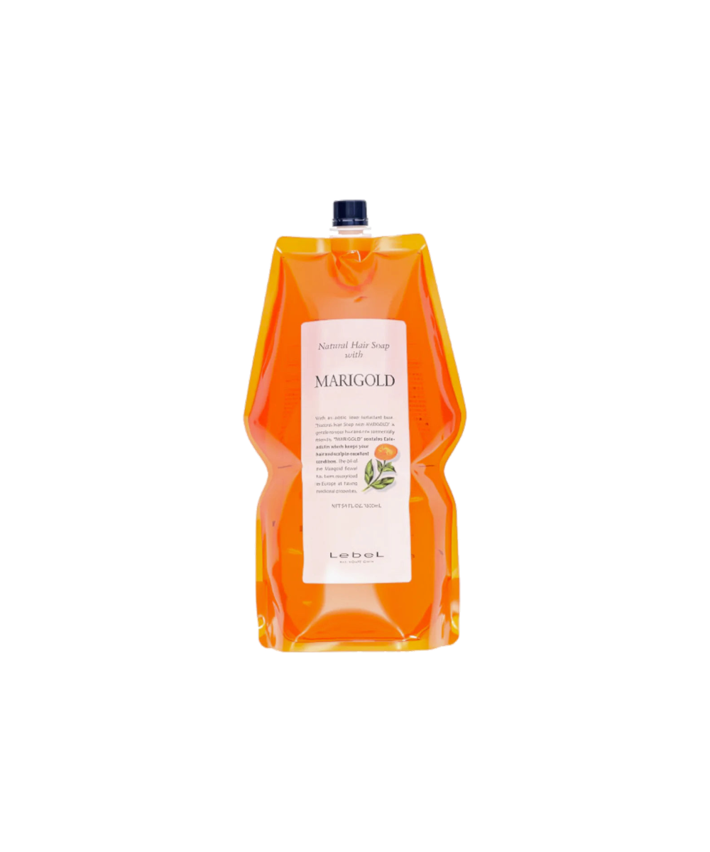 lebel_marigold_refill_smaller_1000x1200.png	Szampon LebeL Natural Hair Soap Marigold w pomarańczowym opakowaniu uzupełniającym na białym tle