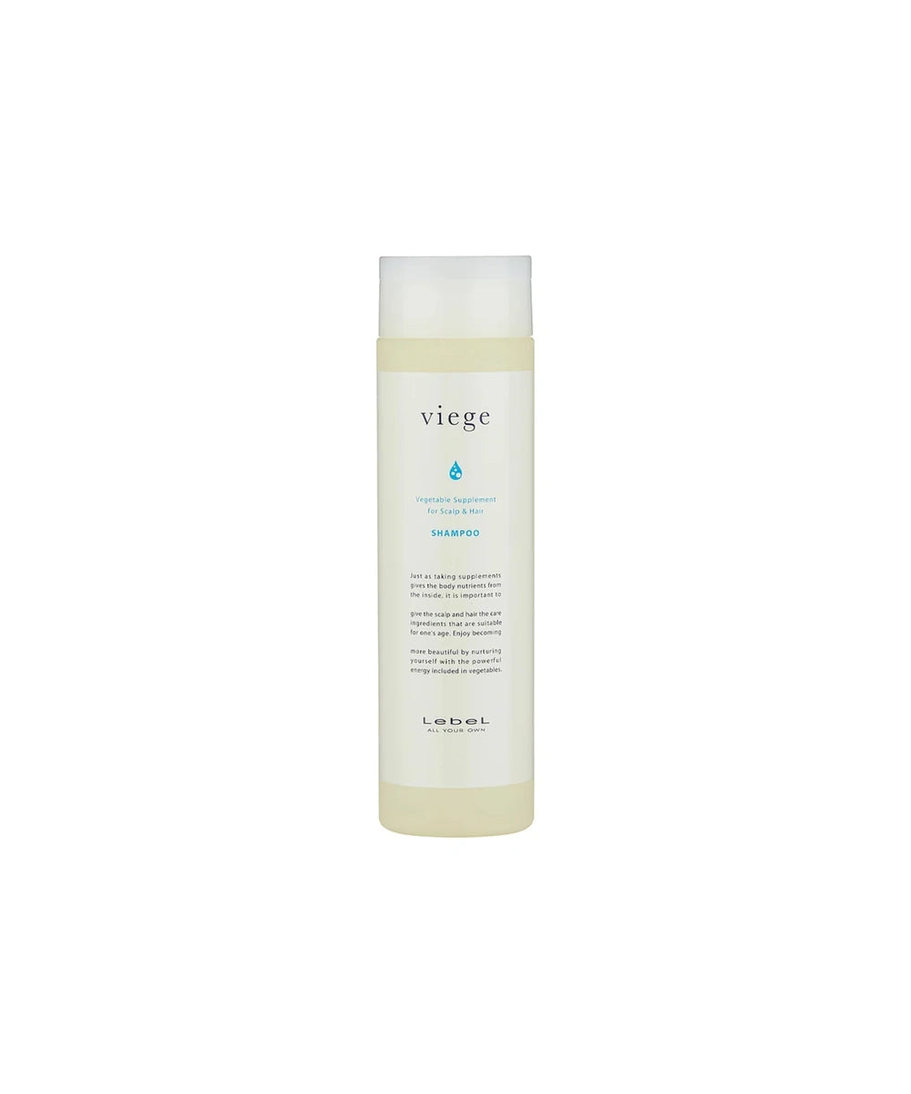Szampon LebeL Viege Shampoo 240 ml w jasnej butelce na białym tle